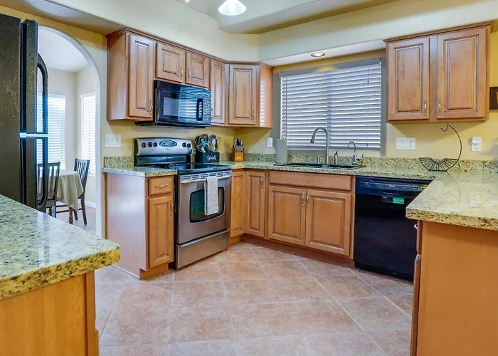 Pet-friendly Yard! Near State Farm Stadium Holiday home *