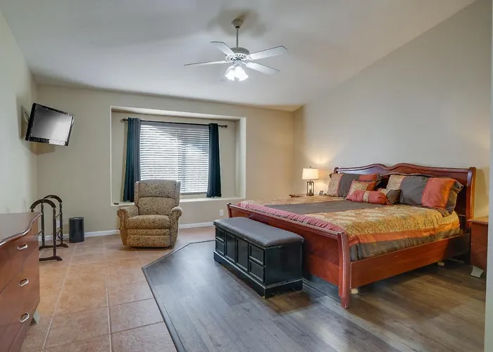 Pet-friendly Yard! Near State Farm Stadium Holiday home