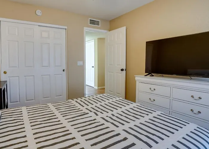 Pet-friendly Yard! Near State Farm Stadium * Peoria