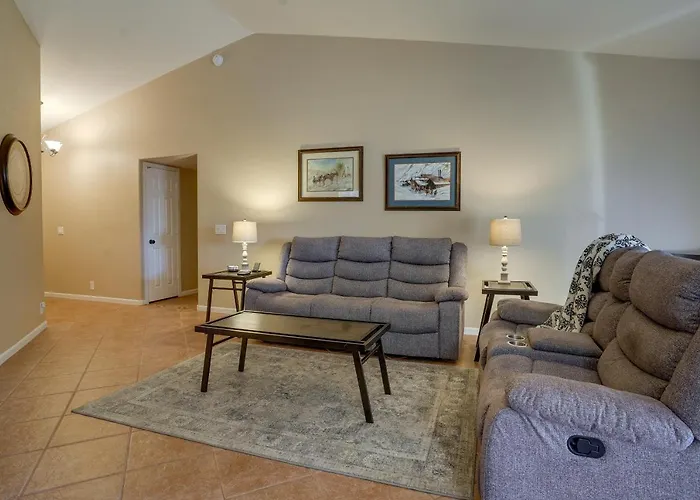 Pet-friendly Yard! Near State Farm Stadium Holiday home Peoria